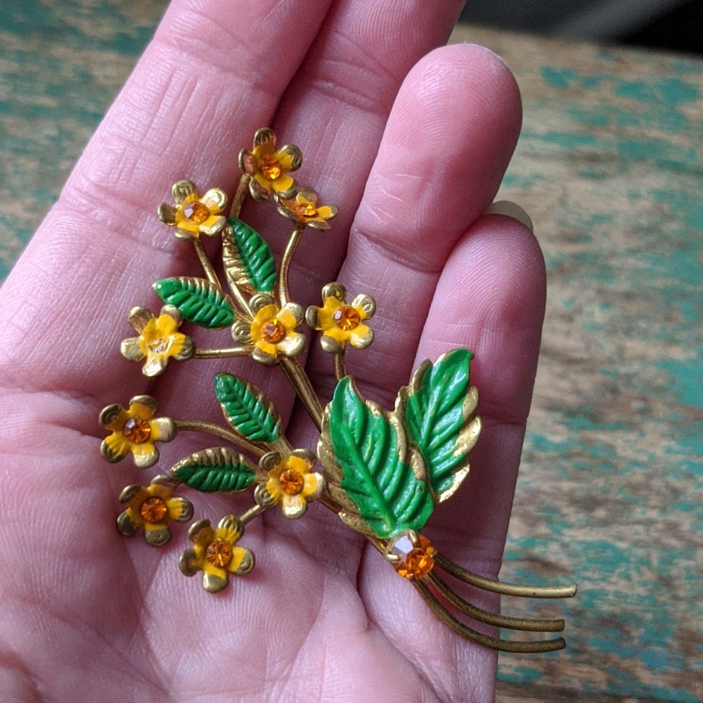Vintage AUSTRIA Painted Metal & Rhinestone Crystal Yellow Flower Brooch